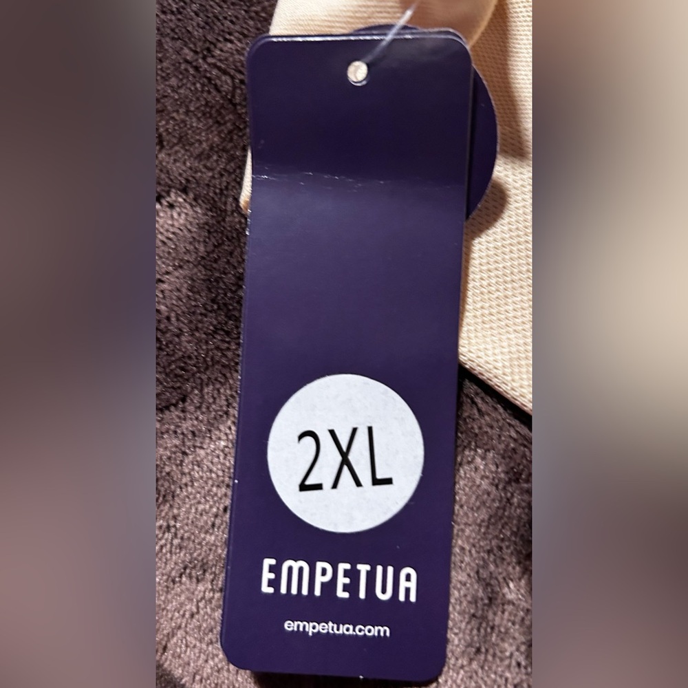 Empetua Scoop Neck Cami - Picture 4 of 8